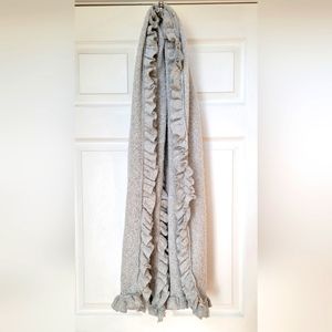 beautiful oversized scarf/shawl, light gray with ruffle edging
